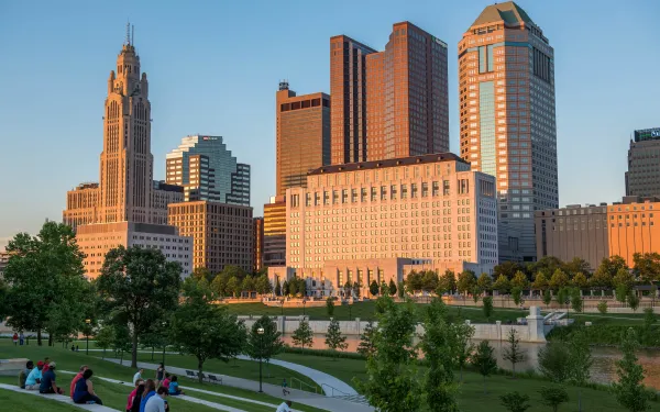 Sunset photo of columbus ohio skyline